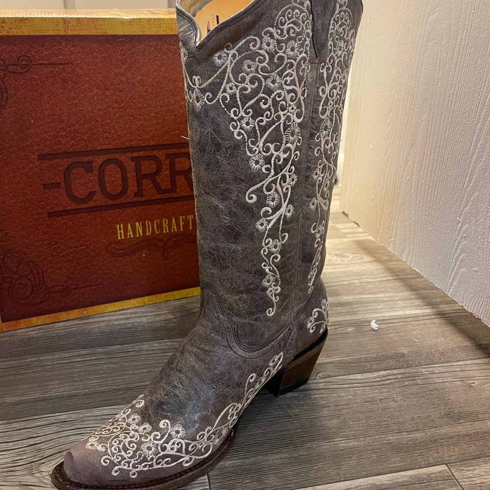 BRAND NEW Corral Women’s Boots